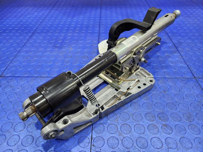 2013 Chrysler 300 Steering Column