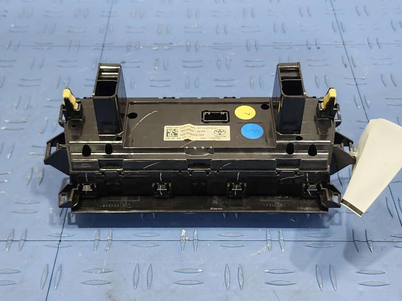 2013 Toyota Camry Heater A/C Control