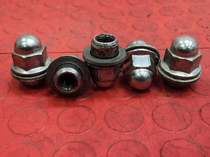 2014 Mitsubishi Outlander Sport Lug Nuts