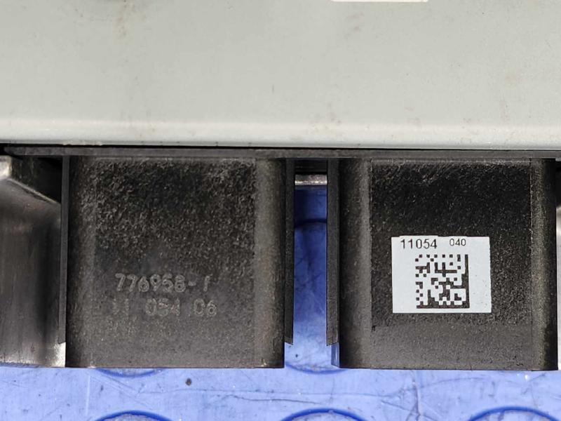 2011 Dodge Durango SRS Restraint Control Module Genuine OEM Part 68025610AG