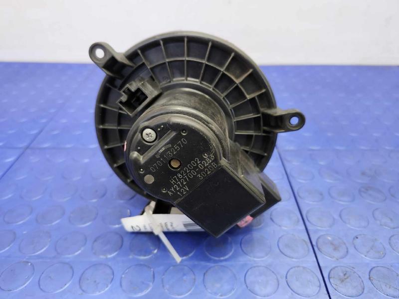 2009 Volkswagen Routan Blower Motor