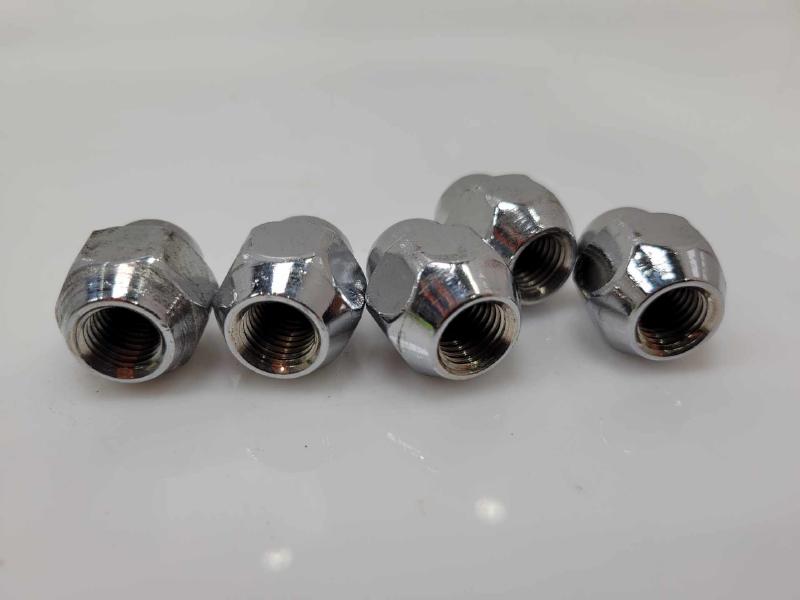 2013 Hyundai Veloster Lug Nuts