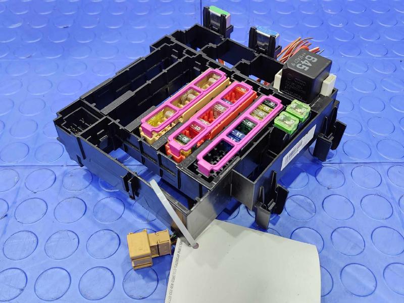 2017 Audi Q7 Cabin Fuse Box