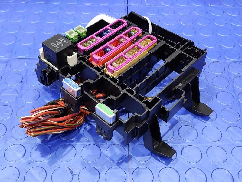 2017 Audi Q7 Cabin Fuse Box