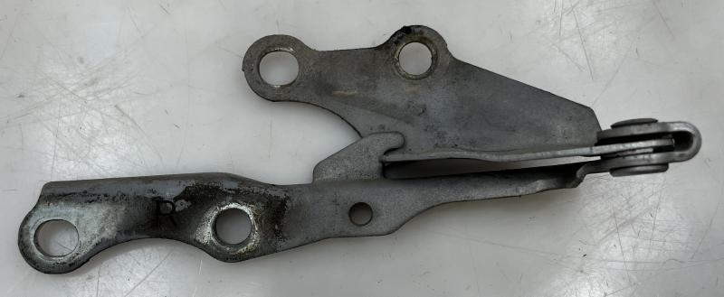 1996 - 1998 Toyota Rav-4 Hood Hinge RH Passenger Side OEM 5341042010