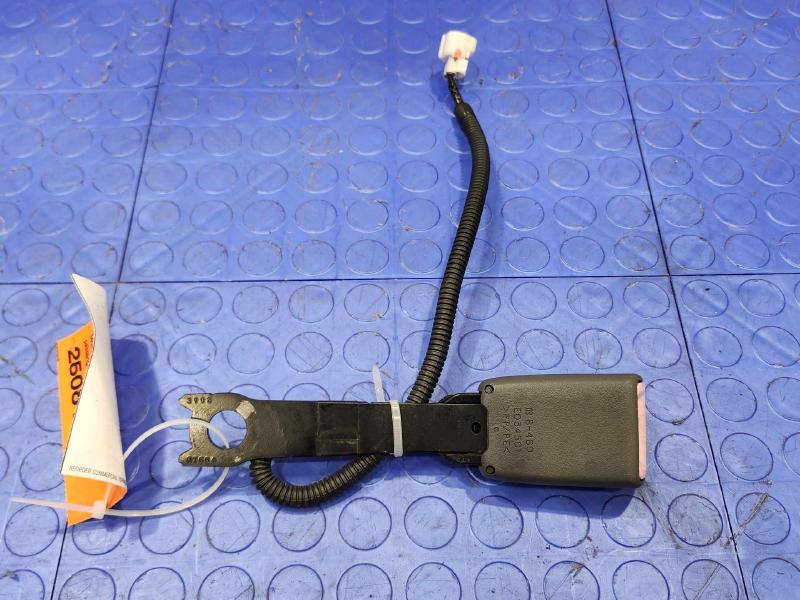 2013 Toyota Prius Front Seat Belt