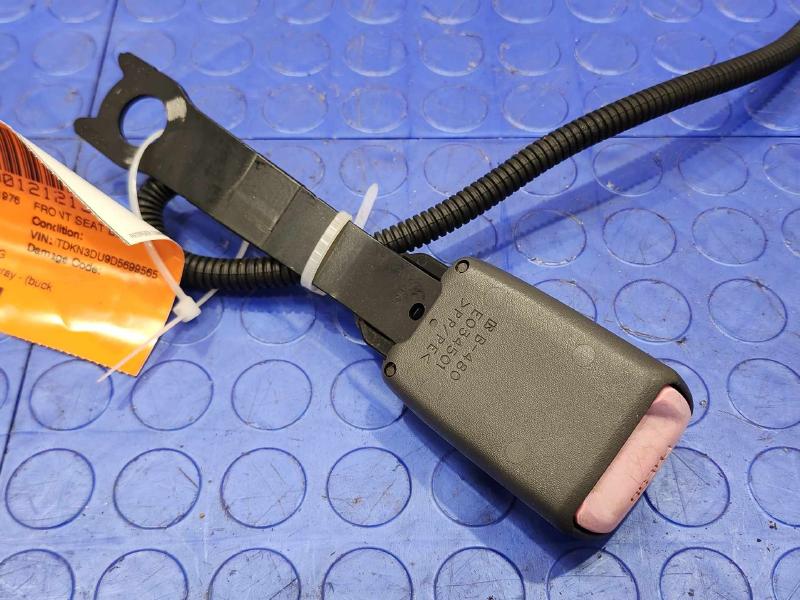 2013 Toyota Prius Front Seat Belt