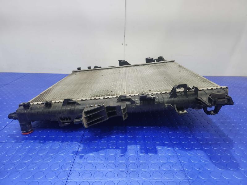 2011 Infiniti QX56 Radiator