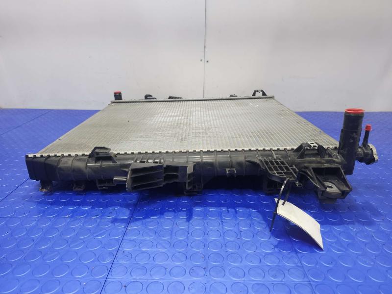 2011 Infiniti QX56 Radiator