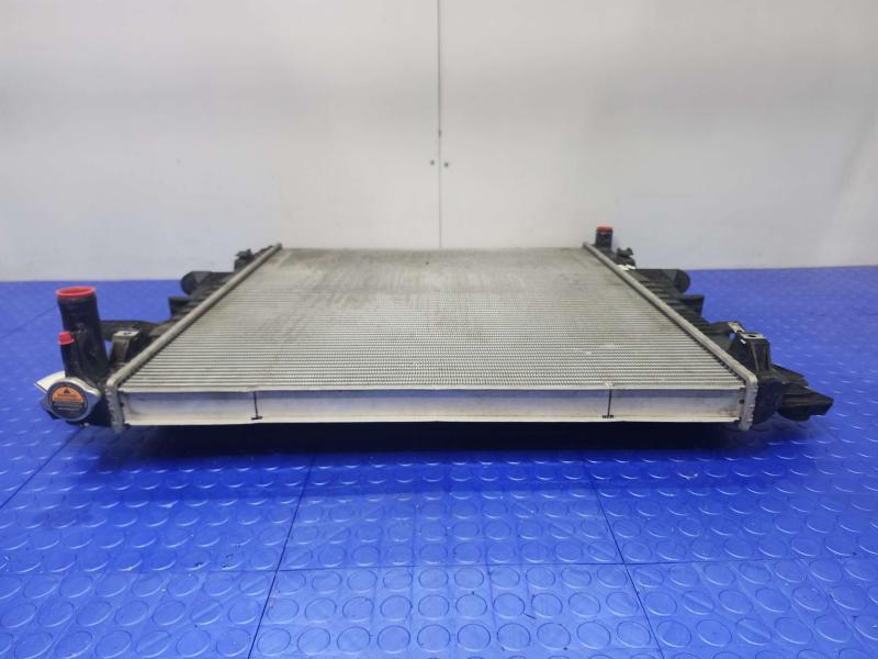 2011 Infiniti QX56 Radiator