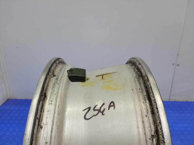 2007 Nissan Pathfinder Wheel