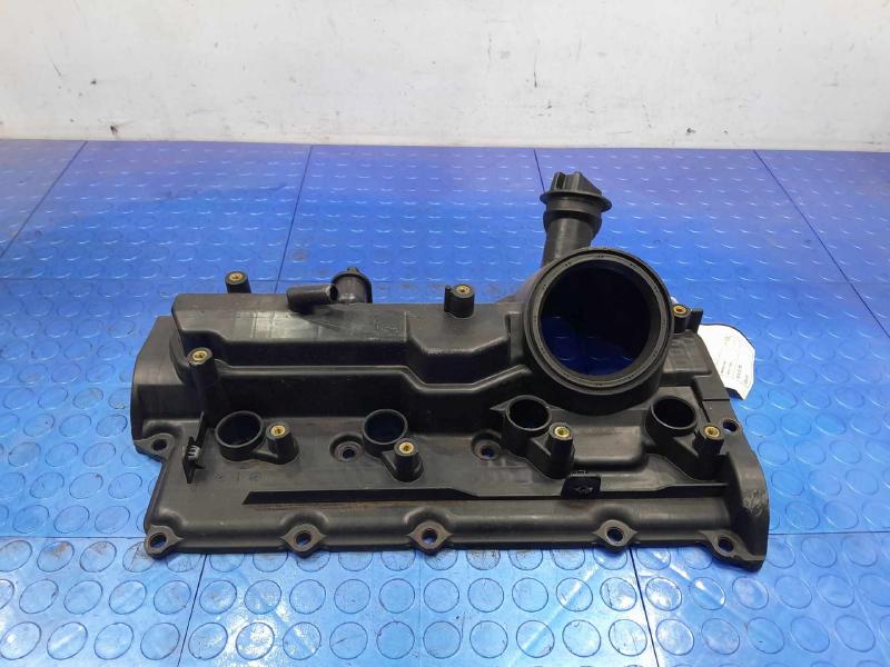 2019 Nissan Titan Valve Cover