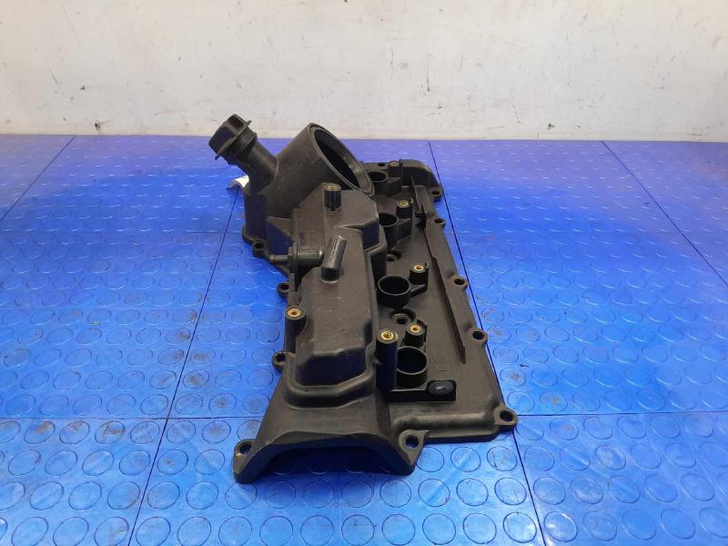 2019 Nissan Titan Valve Cover