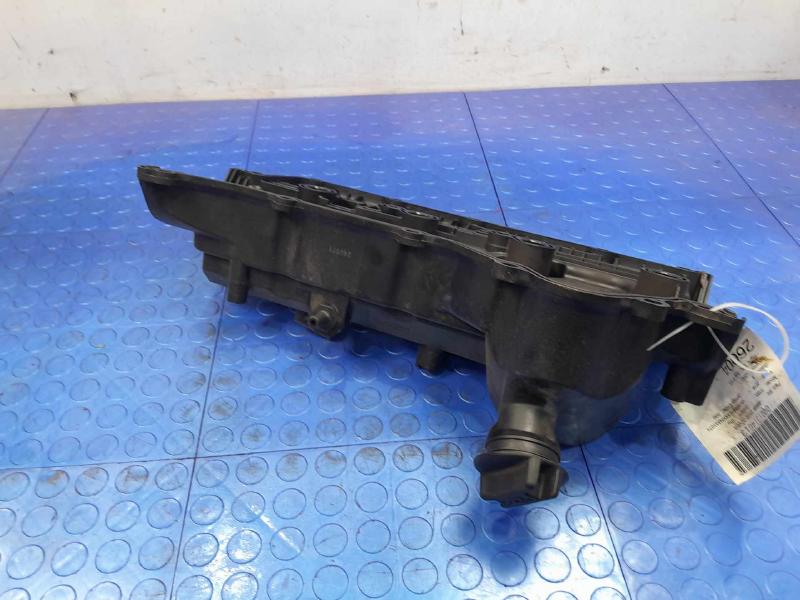 2019 Nissan Titan Valve Cover