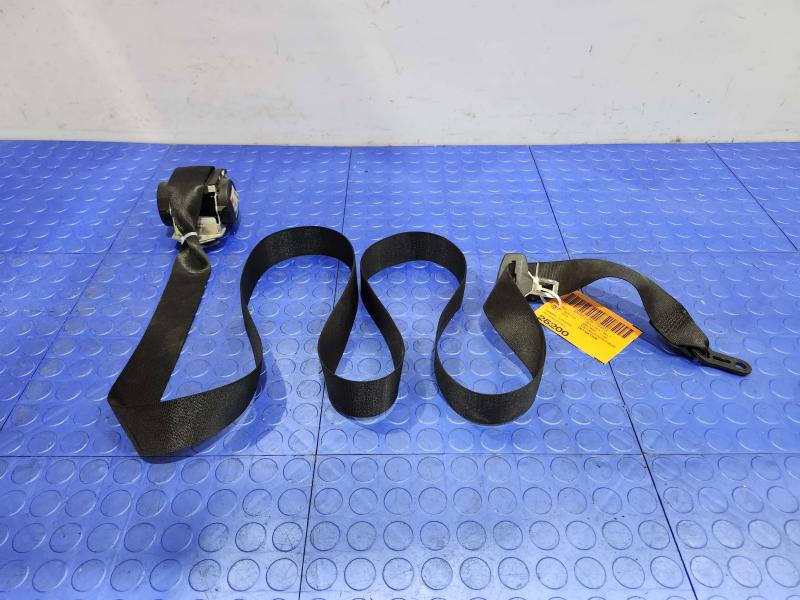 2008 BMW 128i Rear Seat Belt
