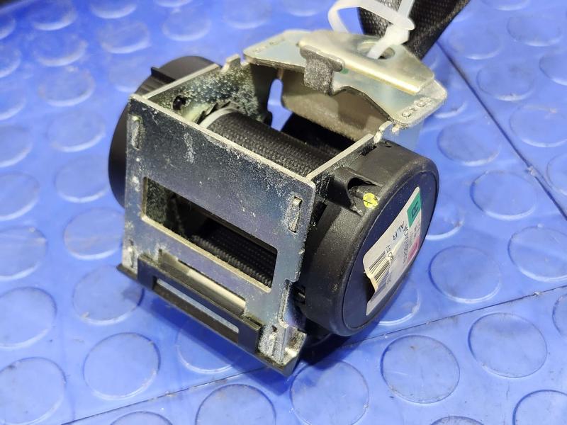 2008 BMW 128i Rear Seat Belt