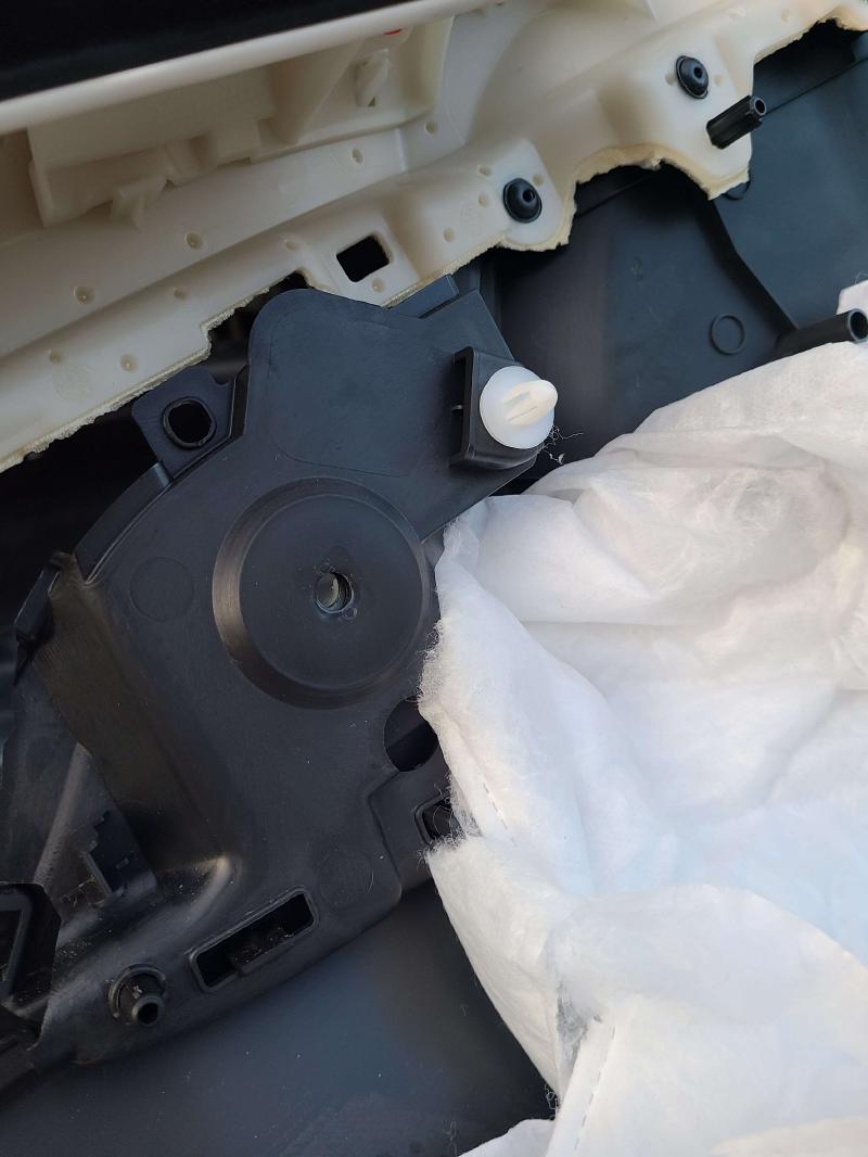 2015 Nissan Rogue Front Door Trim Panel