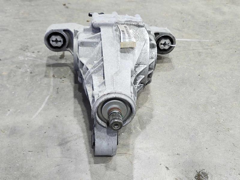 2011 Volkswagen Touareg Carrier/Differential Assembly