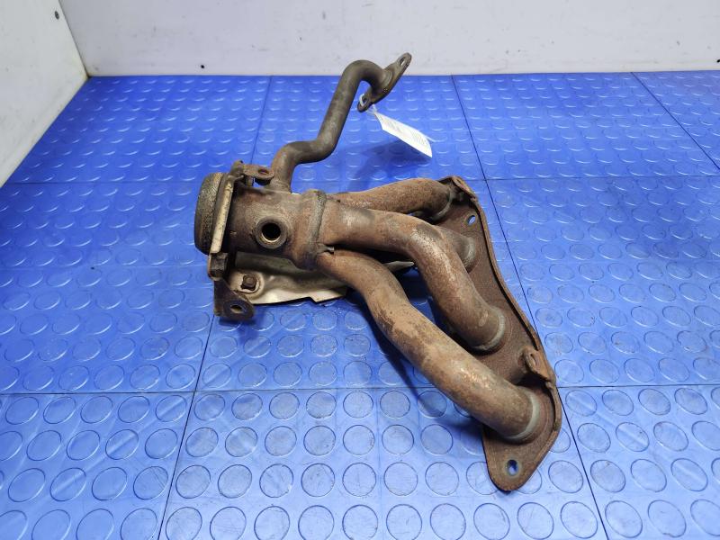 2013 Toyota Prius Exhaust Manifold
