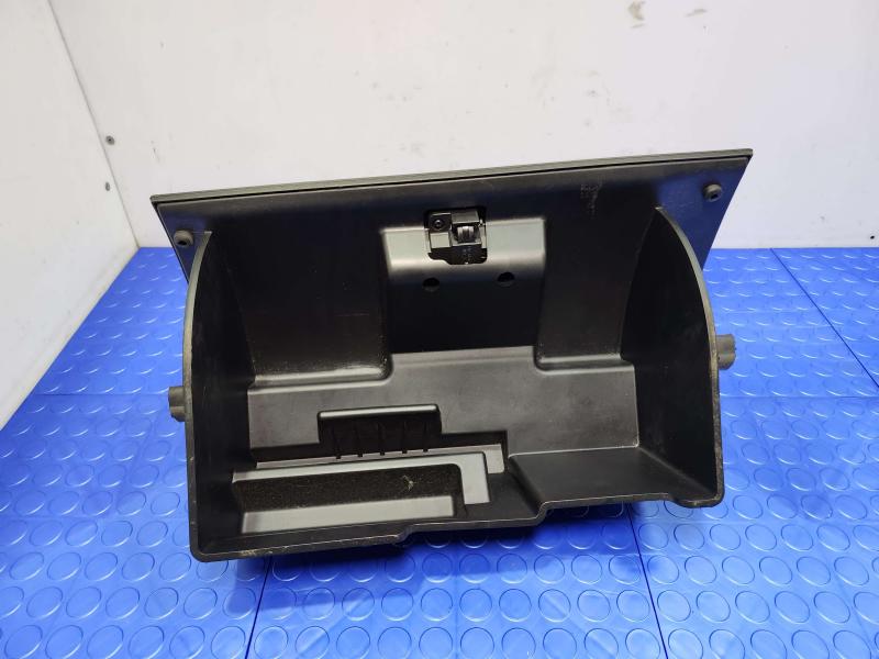 2014 Ford Mustang Glove Box