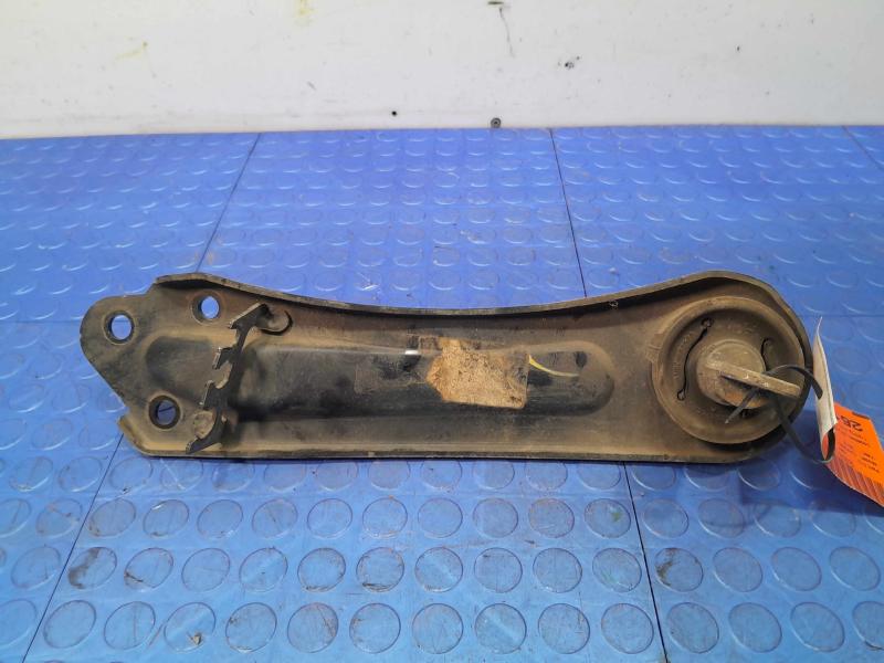 2015 Chrysler 200 Lower Control Arm Rr