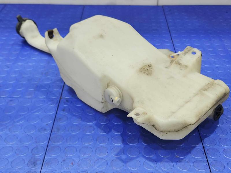 2007 Cadillac Escalade ESV Washer Bottle