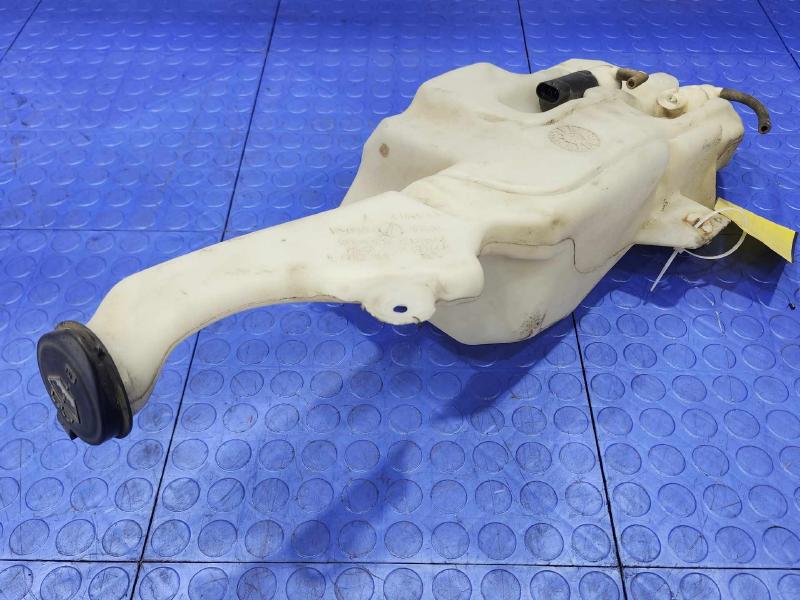 2007 Cadillac Escalade ESV Washer Bottle