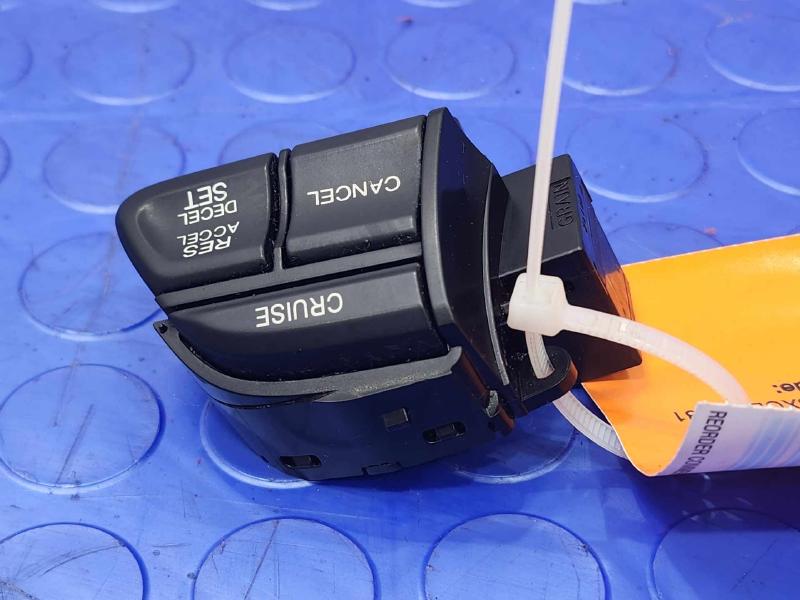 2010-2012 Honda Crosstour Steering Wheel Cruise Control Switch OEM 36770TA0A11