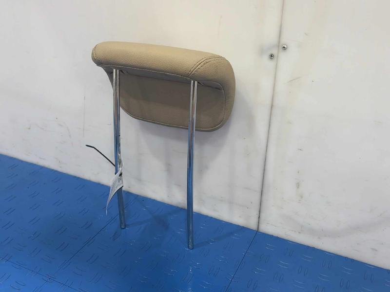 2010 Mercedes ML-Class Headrest