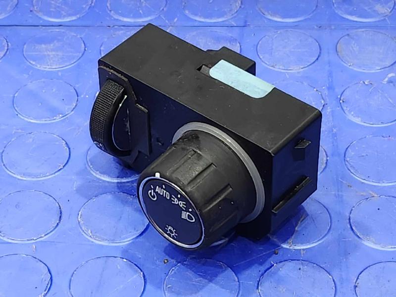 2019 Chevrolet Tahoe Headlight Switch (Dash Mtd)