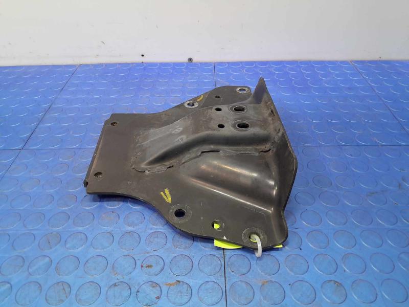 2006-2010 Pontiac Solstice Automatic Transmission Crossmember Support OEM 10350279