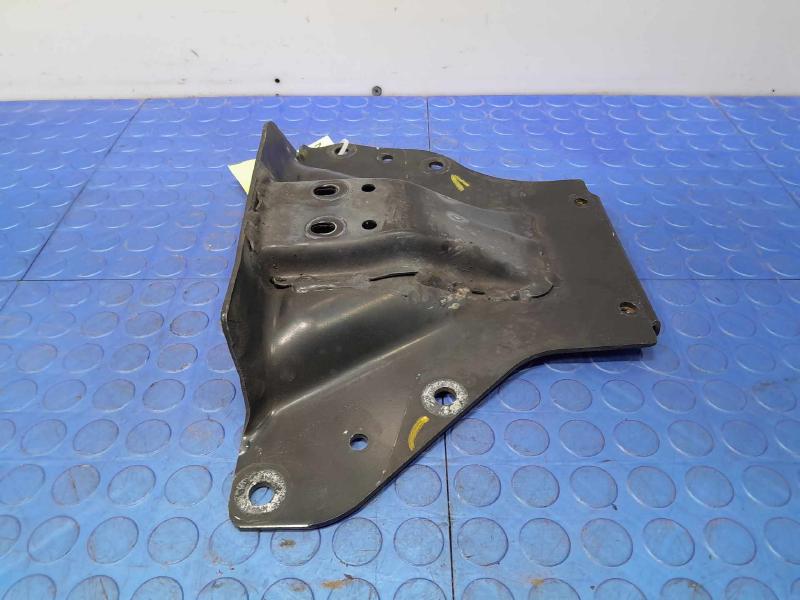 2006-2010 Pontiac Solstice Automatic Transmission Crossmember Support OEM 10350279