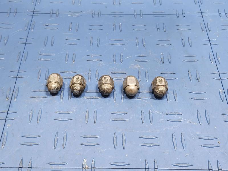 2013 Toyota Camry Lug Nuts
