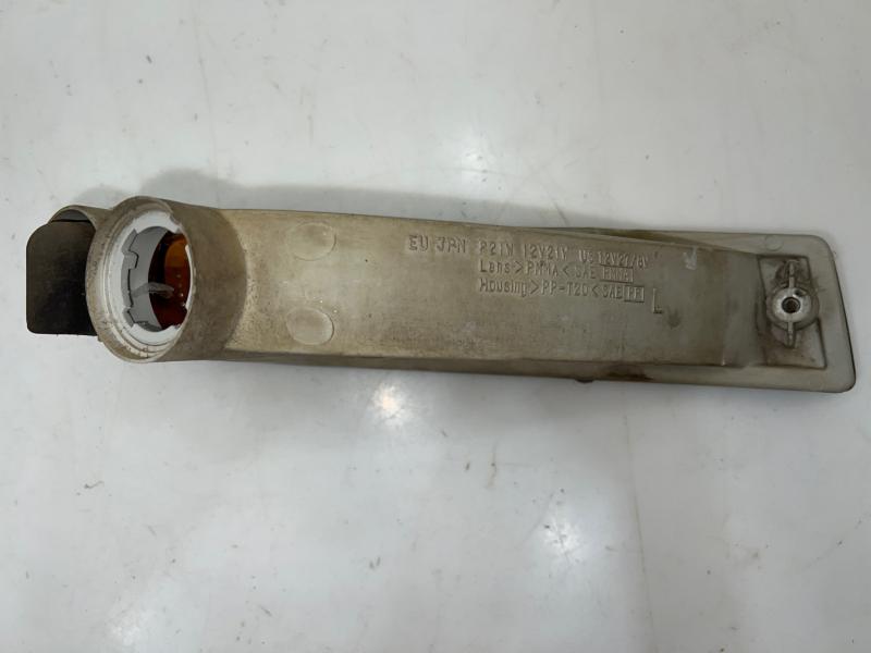 1996 1997 Toyota Rav4 Park Lamp Turn Signal Bumper Mounted LH Driver Side OEM 8152042020