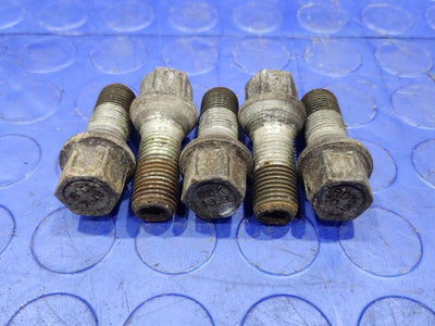 2018 Volkswagen Passat Lug Nuts