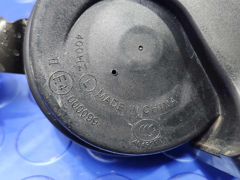 2014-2015 Cadillac CTS Low Note Horn Assembly Genuine OEM 23195009