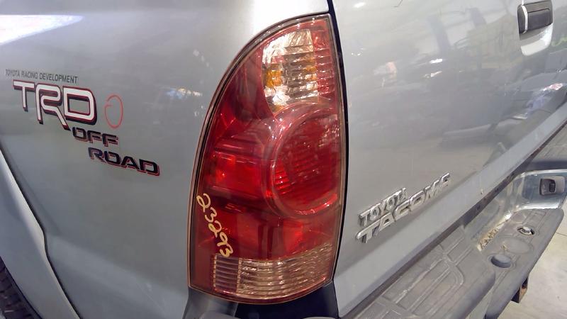 2005 Toyota Tacoma Tail Light Assembly