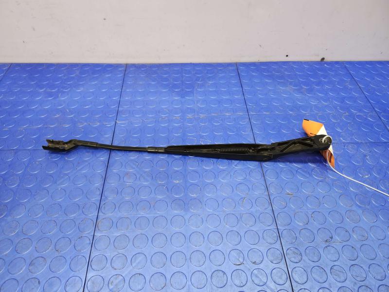 2015 Volkswagen Beetle Wiper Arm