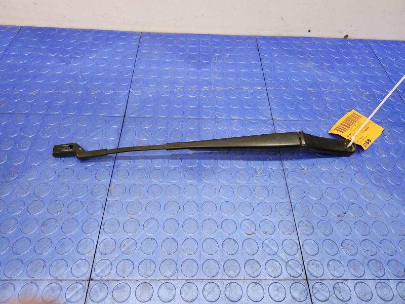 2015 Volkswagen Beetle Wiper Arm
