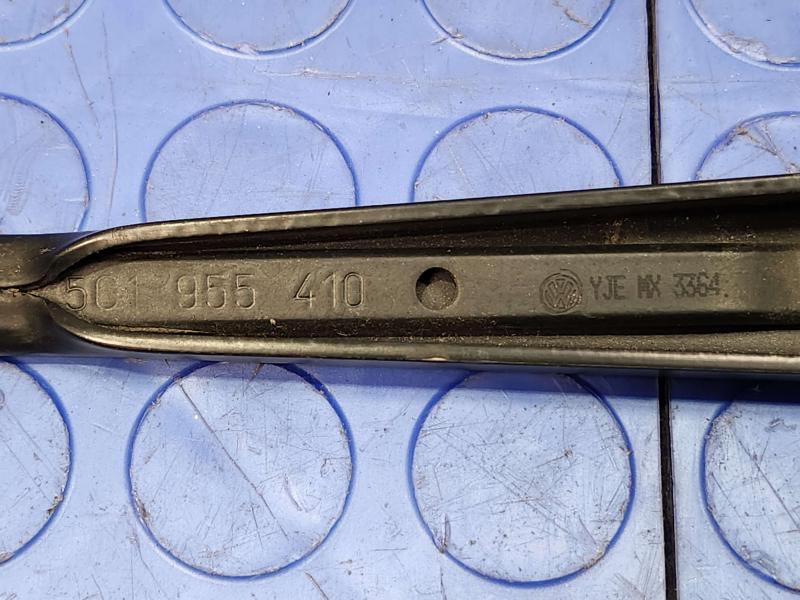 2015 Volkswagen Beetle Wiper Arm