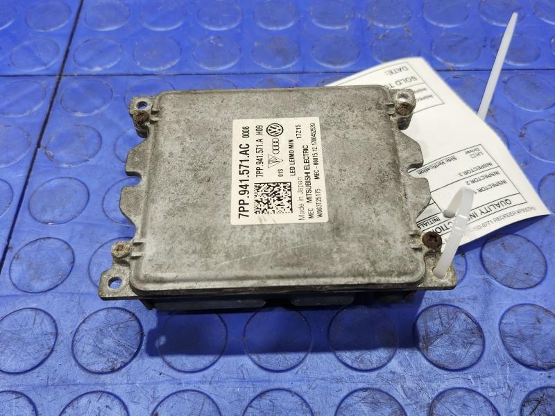2018 Volkswagen Passat Headlamp Assembly