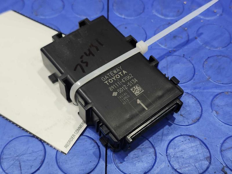 2016-2018 Toyota Prius 1.8L Network Gateway Control Module Genuine OEM 8911147062