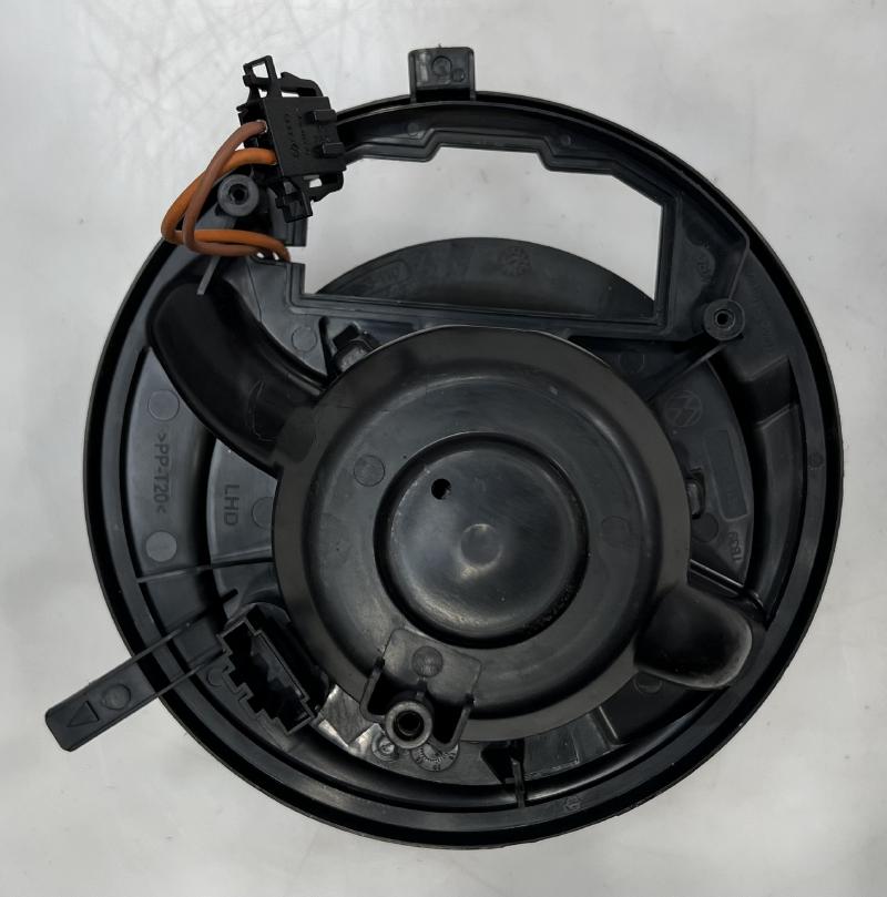 2013 - 2021 Volkswagen Passat Heater AC Blower Motor Assembly OEM 561820015E