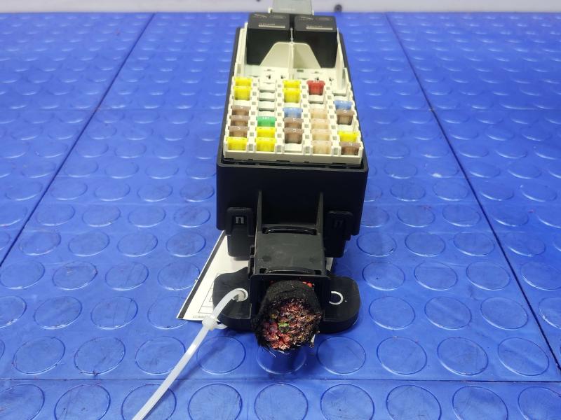 2017 Jaguar XE Cabin Fuse Box Relay Junction Block Genuine OEM GX73-14K131-DA