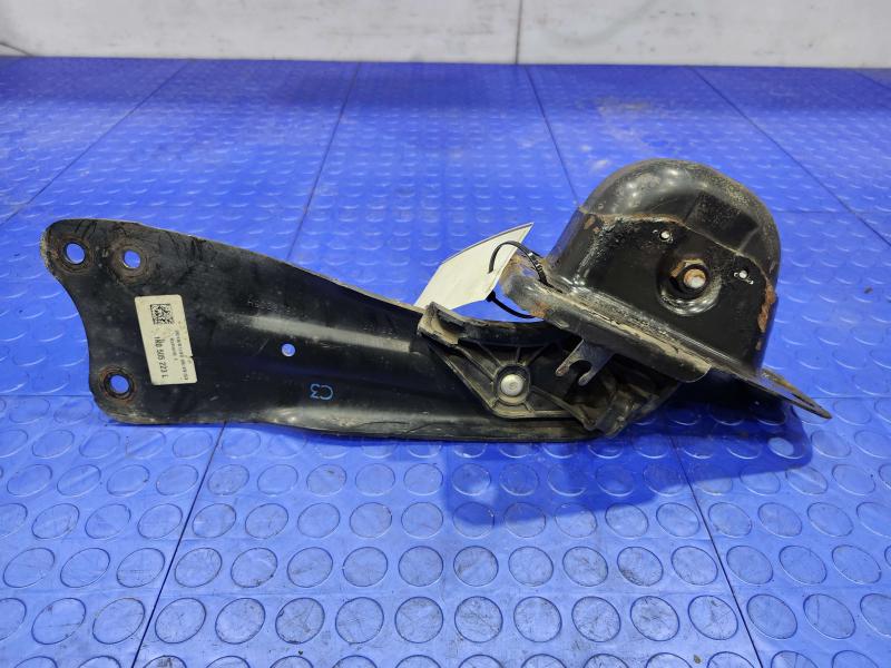 2018 Volkswagen Passat Lower Control Arm Rr