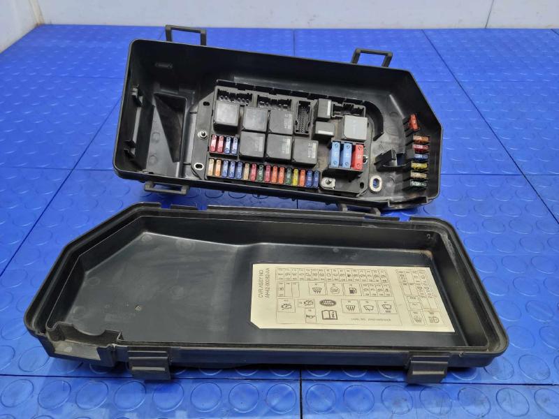 2010 Land Rover Range Rov Engine Fuse Box
