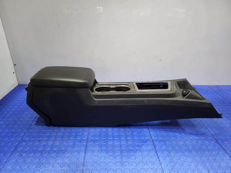 2010 Dodge Challenger Front Console