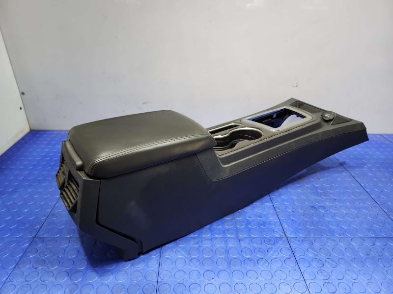 2010 Dodge Challenger Front Console
