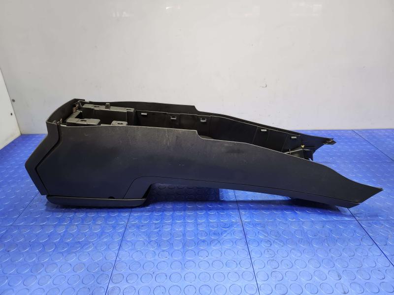 2010 Dodge Challenger Front Console