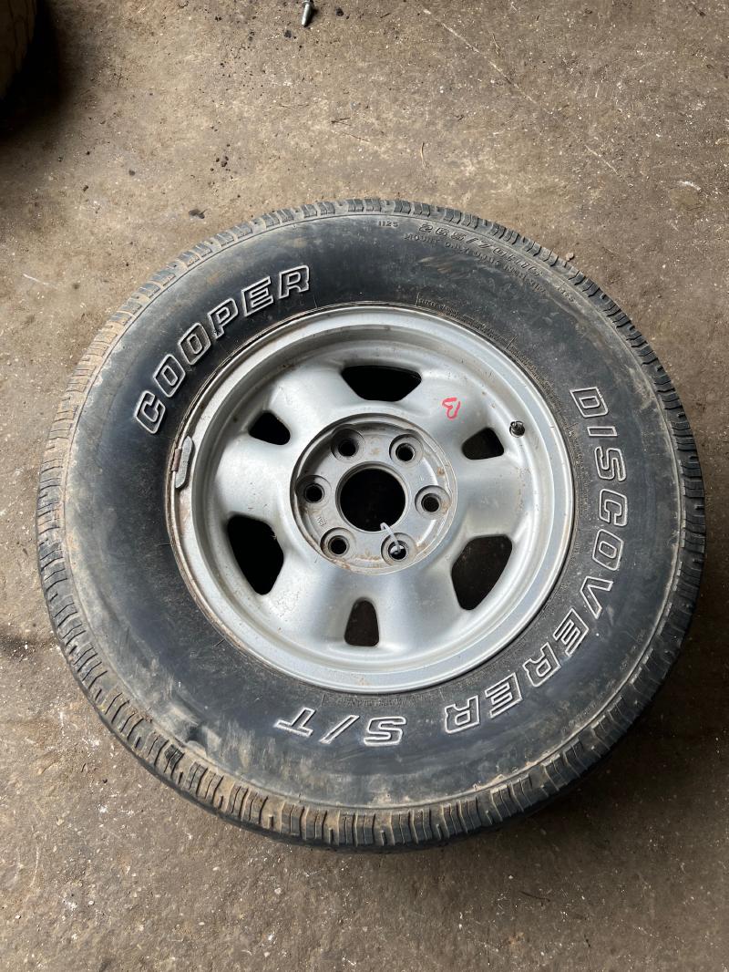 2000 GMC Sierra 1500 Wheel
